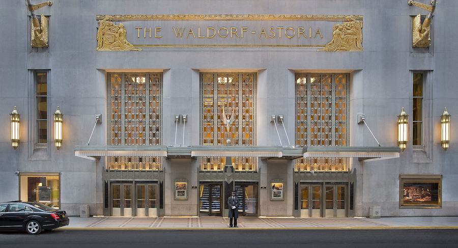 Park Avenue, outside the Waldorf Astoria