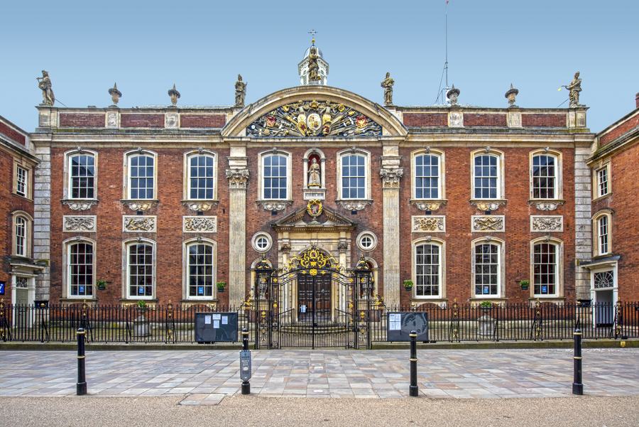 The Queen Anne facade of Worcester Guildhall on the High Street